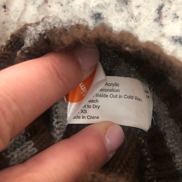 Three XS dog sweaters - Picture 3 of 4